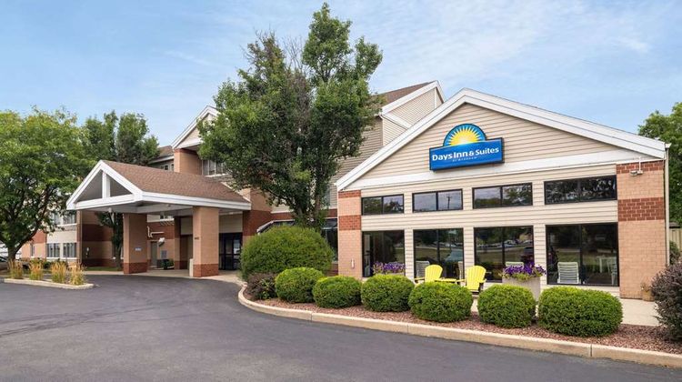 Days Inn and Suites Madison Exterior