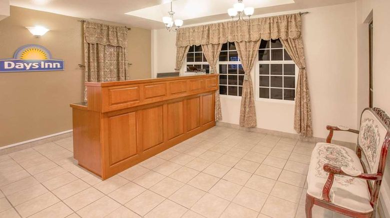 <b>Days Inn Eureka CA Lobby</b>. Images powered by <a href="https://iceportal.shijigroup.com/" title="IcePortal" target="_blank">IcePortal</a>.