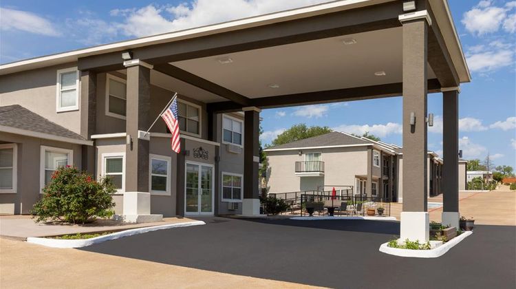 Days Inn Suites Fredericksburg Exterior