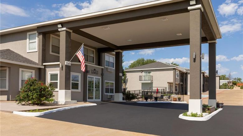 Days Inn Suites Fredericksburg Exterior. Images powered by <a href="https://iceportal.shijigroup.com" target="_blank" rel="noopener">Ice Portal</a>.