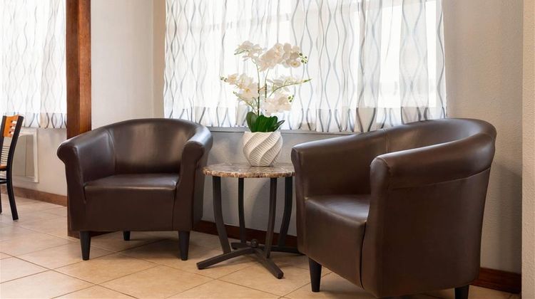 Days Inn Suites Fredericksburg Lobby