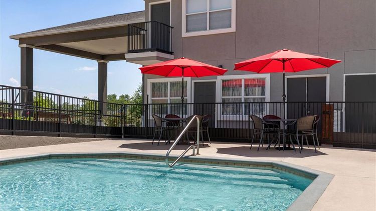 Days Inn Suites Fredericksburg Pool