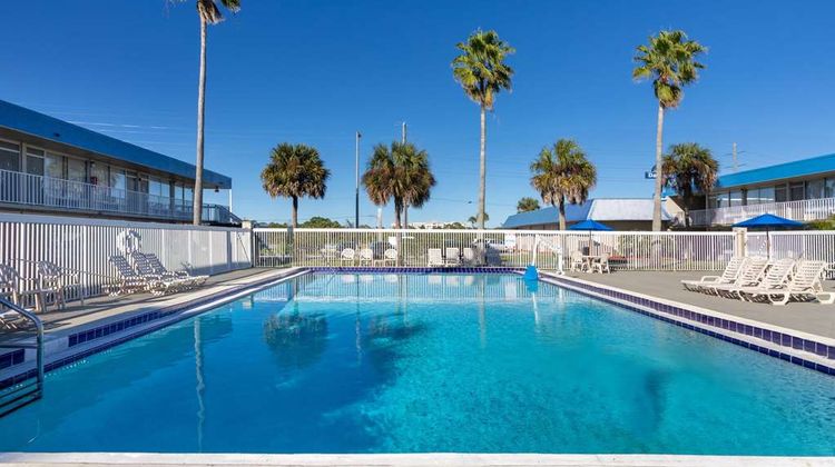 Days Inn Titusville Kennedy Space Center Pool