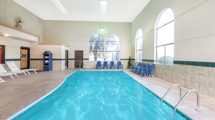 Days Inn Carlsbad Pool