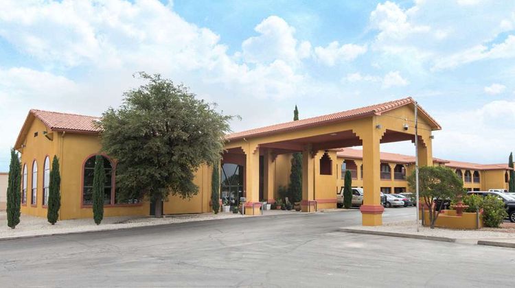 Days Inn Carlsbad Exterior