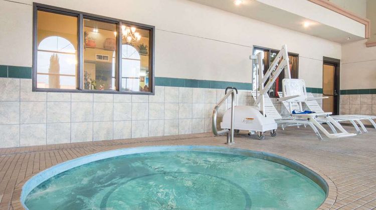Days Inn Carlsbad Pool