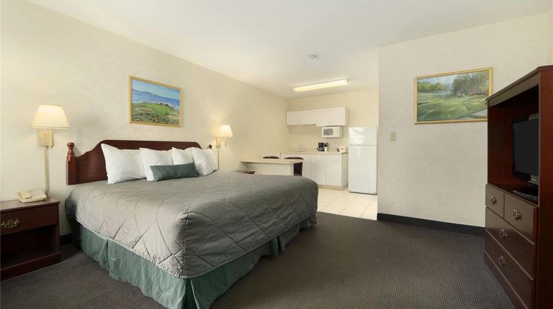 <b>Days Inn Augusta Fort Eisenhower Room</b>. Images powered by <a href="https://iceportal.shijigroup.com/" title="IcePortal" target="_blank">IcePortal</a>.