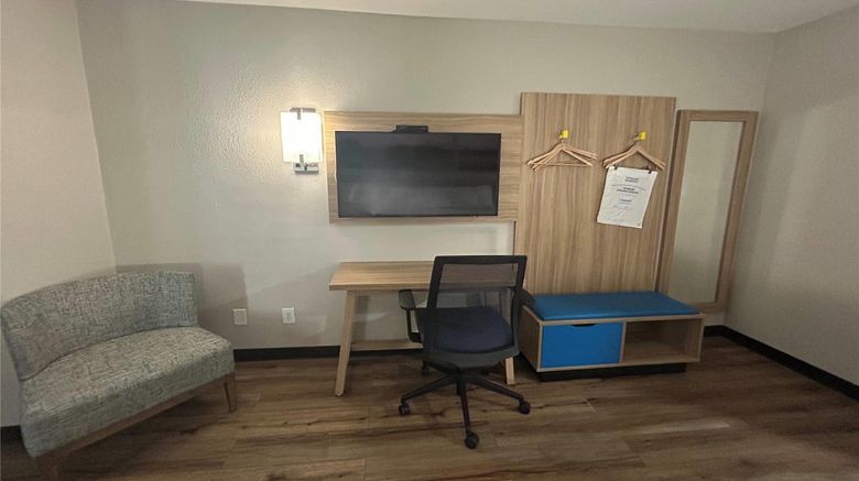 <b>Days Inn Augusta Fort Eisenhower Room</b>. Images powered by <a href="https://iceportal.shijigroup.com/" title="IcePortal" target="_blank">IcePortal</a>.