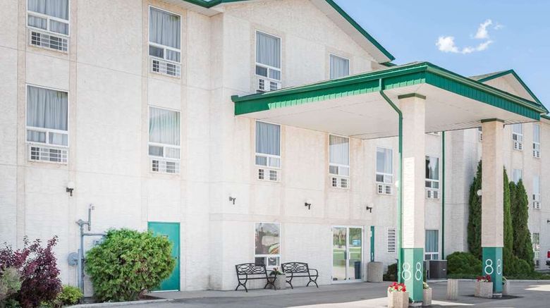 <b>Super 8 Dauphin Exterior</b>. Images powered by <a href="https://iceportal.shijigroup.com/" title="IcePortal" target="_blank">IcePortal</a>.