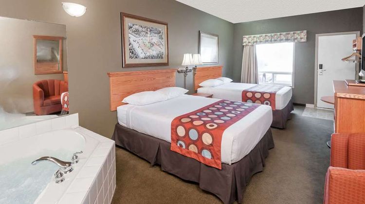 Super 8 Three Hills Suite