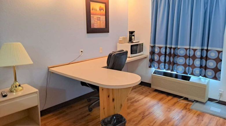 <b>Super 8 Three Hills Room</b>. Images powered by <a href="https://iceportal.shijigroup.com/" title="IcePortal" target="_blank">IcePortal</a>.