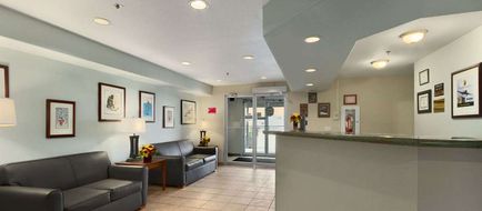 Super 8 Yellowknife Lobby