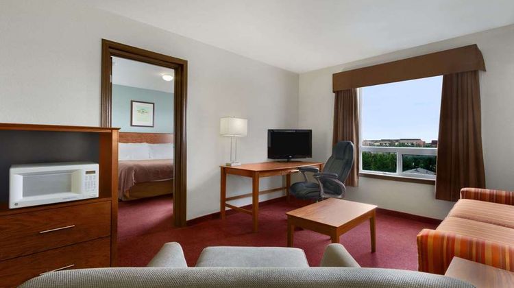Super 8 Yellowknife Room