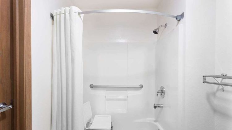 Super 8 Yellowknife Room