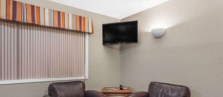Super 8 Stettler Lobby