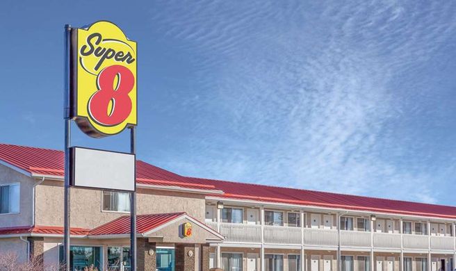 Super 8 Stettler Exterior