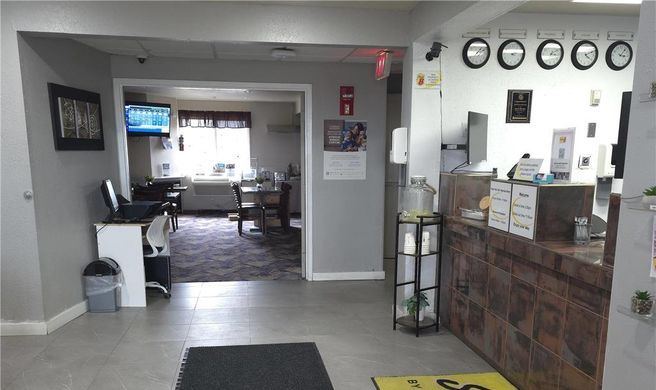 Super 8 Swift Current Lobby