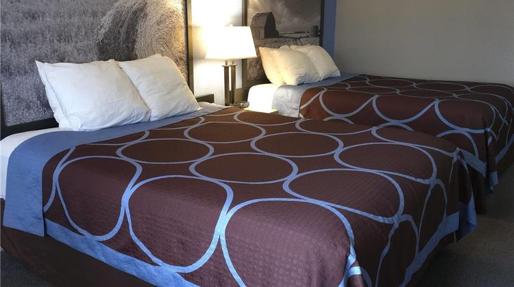 Super 8 Swift Current Room