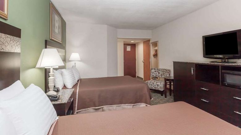 <b>Howard Johnson Hotel Newark Airport Room</b>. Images powered by <a href="https://iceportal.shijigroup.com/" title="IcePortal" target="_blank">IcePortal</a>.
