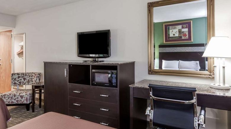 <b>Howard Johnson Hotel Newark Airport Room</b>. Images powered by <a href="https://iceportal.shijigroup.com/" title="IcePortal" target="_blank">IcePortal</a>.