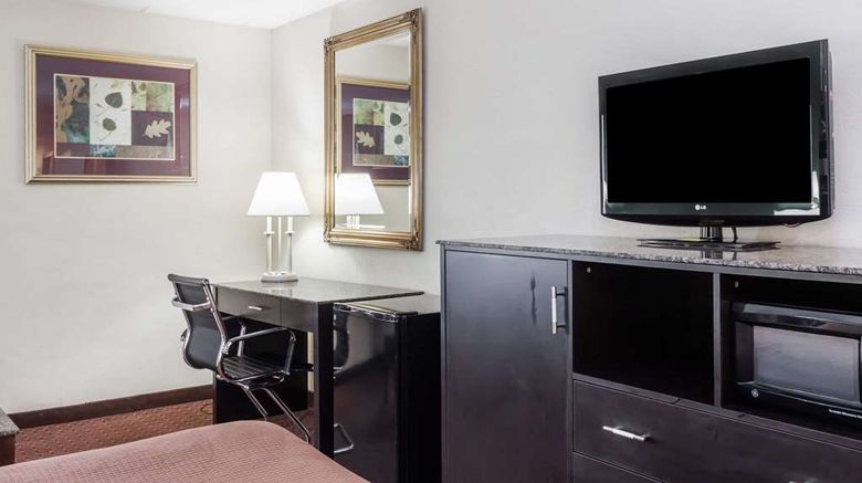 <b>Howard Johnson Hotel Newark Airport Room</b>. Images powered by <a href="https://iceportal.shijigroup.com/" title="IcePortal" target="_blank">IcePortal</a>.