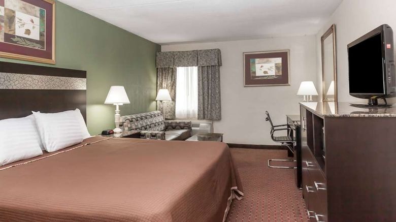 <b>Howard Johnson Hotel Newark Airport Room</b>. Images powered by <a href="https://iceportal.shijigroup.com/" title="IcePortal" target="_blank">IcePortal</a>.