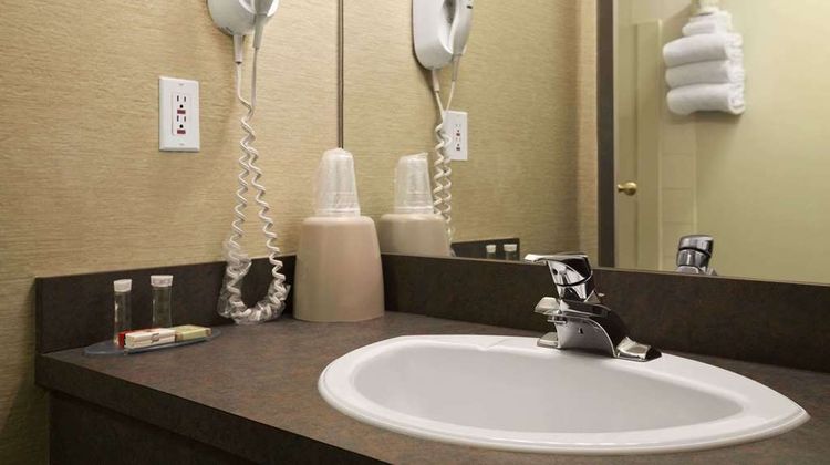 Super 8 Revelstoke Room