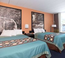 Super 8 Black Mountain Room
