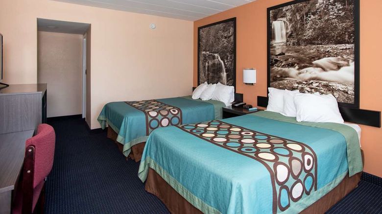 <b>Super 8 Black Mountain Room</b>. Images powered by <a href="https://iceportal.shijigroup.com/" title="IcePortal" target="_blank">IcePortal</a>.