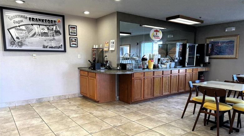 <b>Super 8 Frankfort Restaurant</b>. Images powered by <a href="https://iceportal.shijigroup.com/" title="IcePortal" target="_blank">IcePortal</a>.