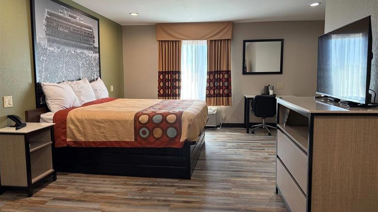 <b>Super 8 Frankfort Room</b>. Images powered by <a href="https://iceportal.shijigroup.com/" title="IcePortal" target="_blank">IcePortal</a>.