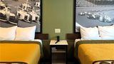 Super 8 Frankfort Room