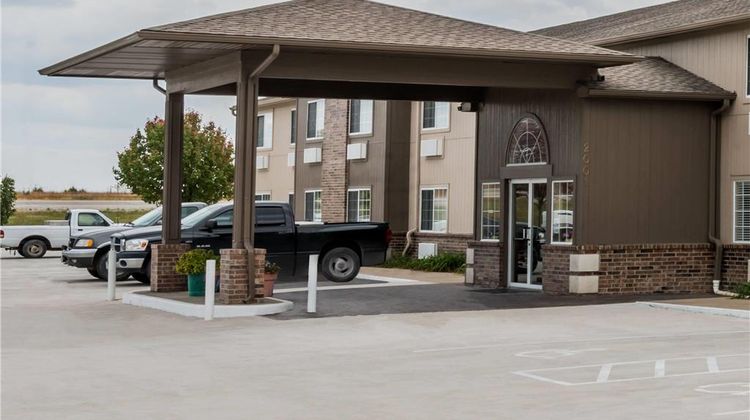 Super 8 Gardner Exterior