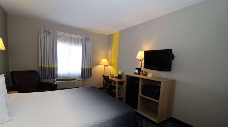 Super 8 Perryville Room