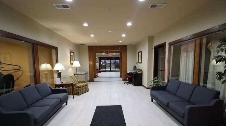 Super 8 Perryville Lobby