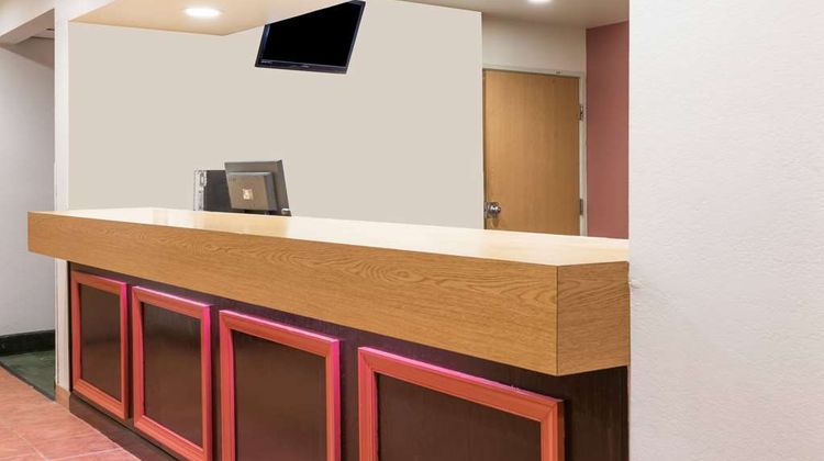 Super 8 Pittsburgh/Monroeville Lobby