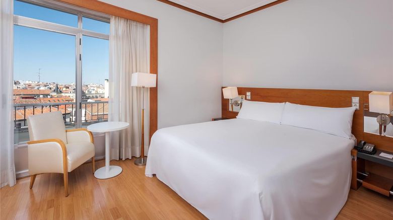 <b>Hotel Plaza Espana, Affiliated by Melia Room</b>. Images powered by <a href="https://iceportal.shijigroup.com/" title="IcePortal" target="_blank">IcePortal</a>.