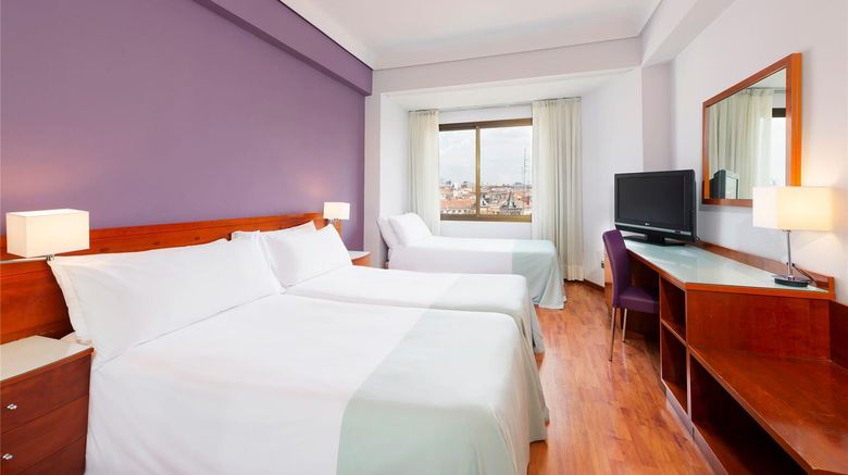 <b>Hotel Madrid Centro, Affiliated by Melia Room</b>. Images powered by <a href="https://iceportal.shijigroup.com/" title="IcePortal" target="_blank">IcePortal</a>.