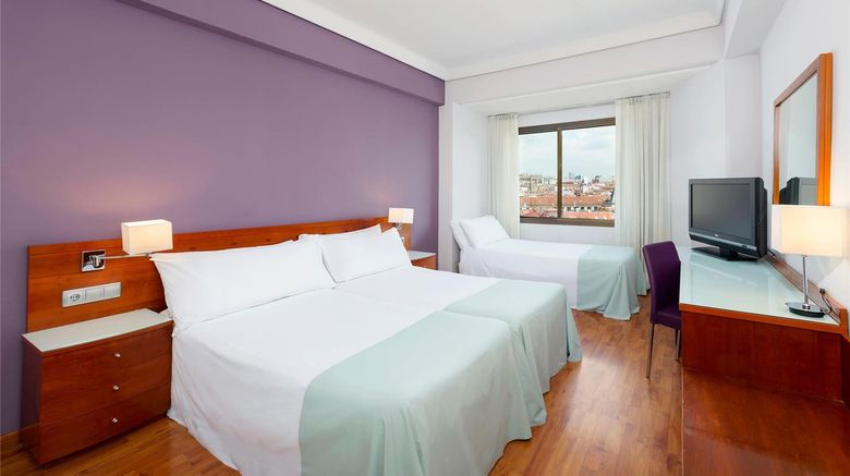 <b>Hotel Madrid Centro, Affiliated by Melia Room</b>. Images powered by <a href="https://iceportal.shijigroup.com/" title="IcePortal" target="_blank">IcePortal</a>.
