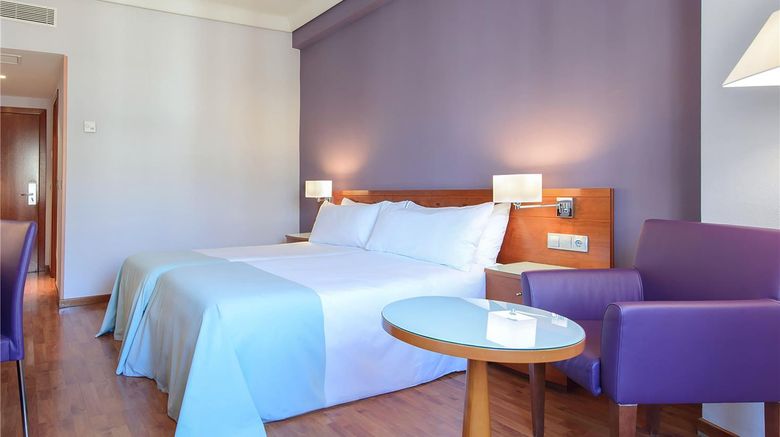 <b>Hotel Madrid Centro, Affiliated by Melia Room</b>. Images powered by <a href="https://iceportal.shijigroup.com/" title="IcePortal" target="_blank">IcePortal</a>.