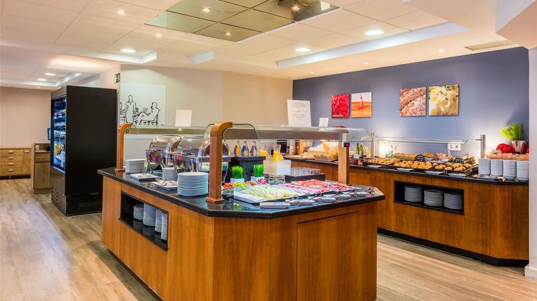 <b>Hotel Madrid Centro, Affiliated by Melia Restaurant</b>. Images powered by <a href="https://iceportal.shijigroup.com/" title="IcePortal" target="_blank">IcePortal</a>.