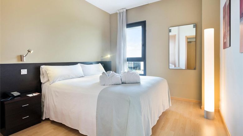<b>Madrid Airport Stes affiliated by Melia Room</b>. Images powered by <a href="https://iceportal.shijigroup.com/" title="IcePortal" target="_blank">IcePortal</a>.