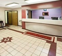 Super 8 Heath/Newark Lobby