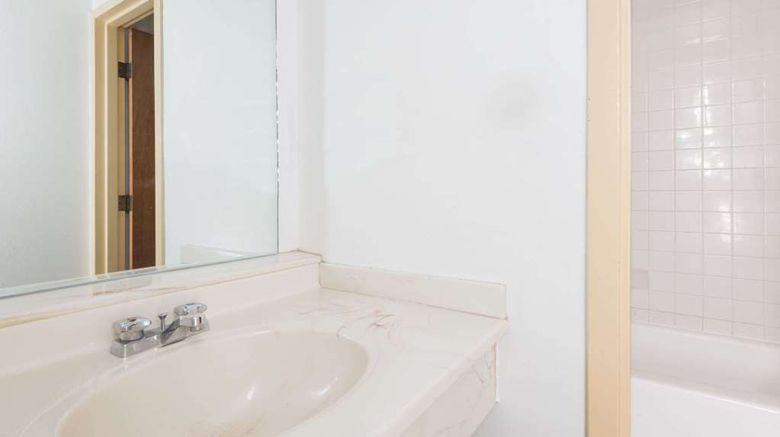 <b>Super 8 Laramie Room</b>. Images powered by <a href="https://iceportal.shijigroup.com/" title="IcePortal" target="_blank">IcePortal</a>.