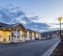 Super 8 Richfield Exterior
