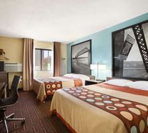 Super 8 Alton Room