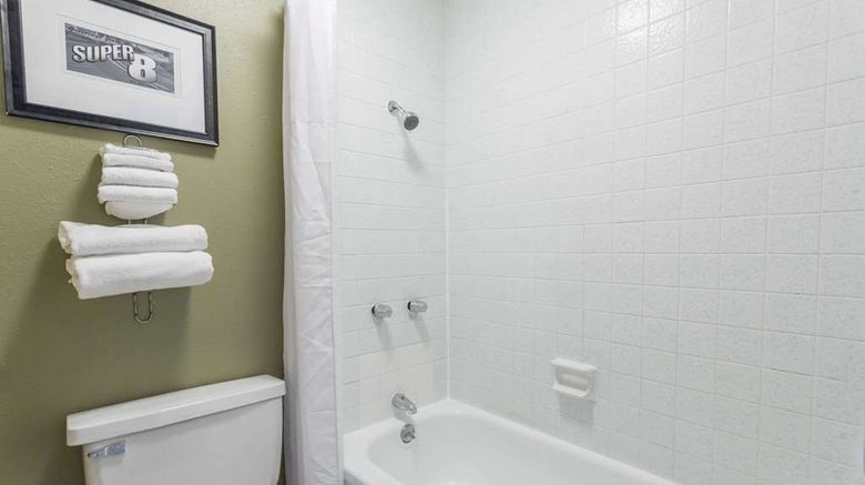 <b>Super 8 Sterling Room</b>. Images powered by <a href="https://iceportal.shijigroup.com/" title="IcePortal" target="_blank">IcePortal</a>.