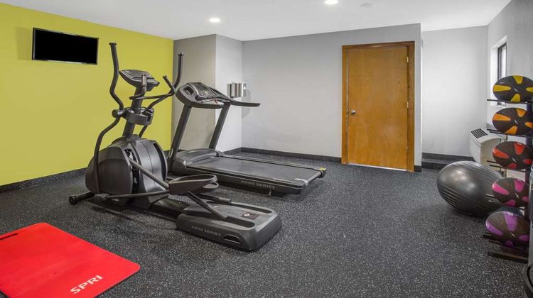 Days Inn Le Roy Bloomington Southeast Health
