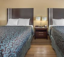 Days Inn Le Roy Bloomington Southeast Room
