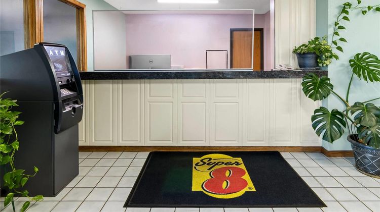 Super 8 Bourbonnais/Kankakee Area Lobby